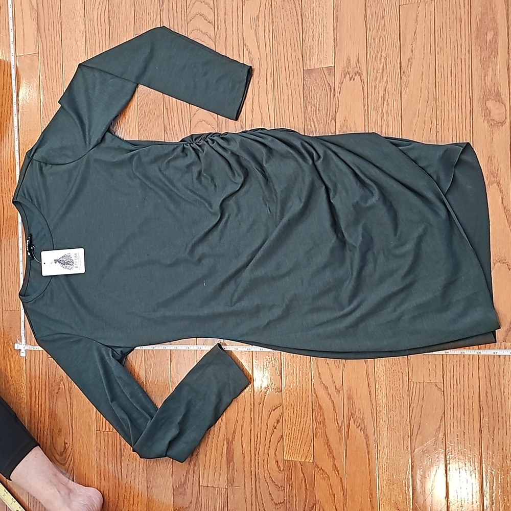 Fitted, side cinch long sleeve hunter green dress